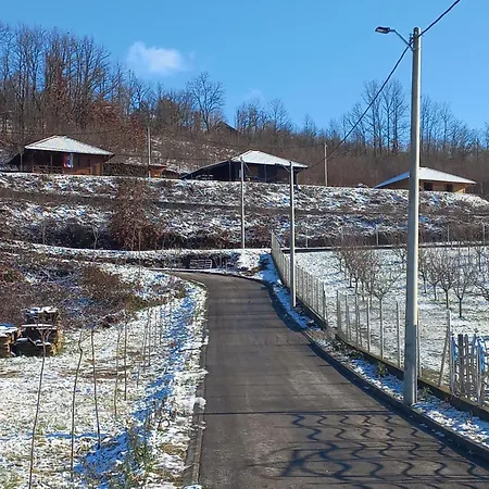 Etno Selo Rasinski Lug 公寓